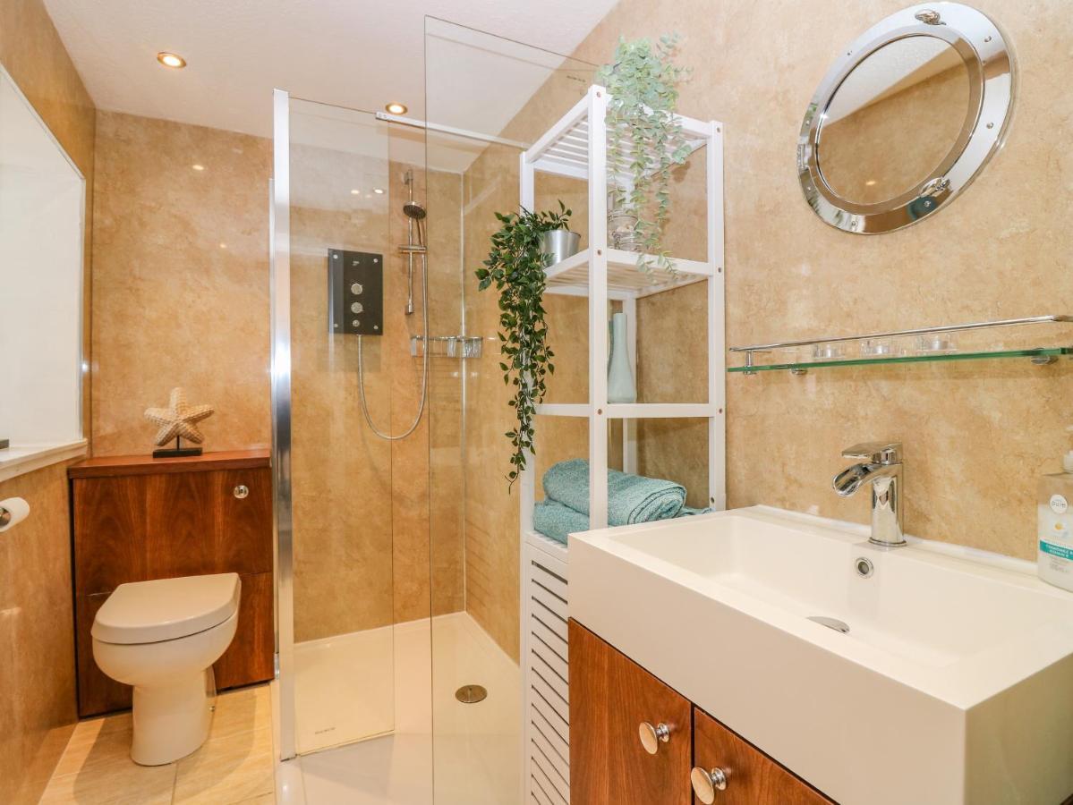 The Wee Hideaway Apartment Cupar Bagian luar foto