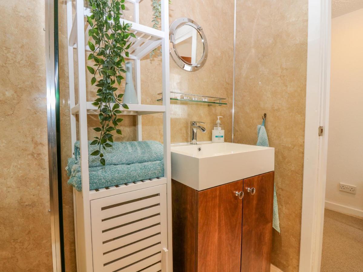The Wee Hideaway Apartment Cupar Bagian luar foto